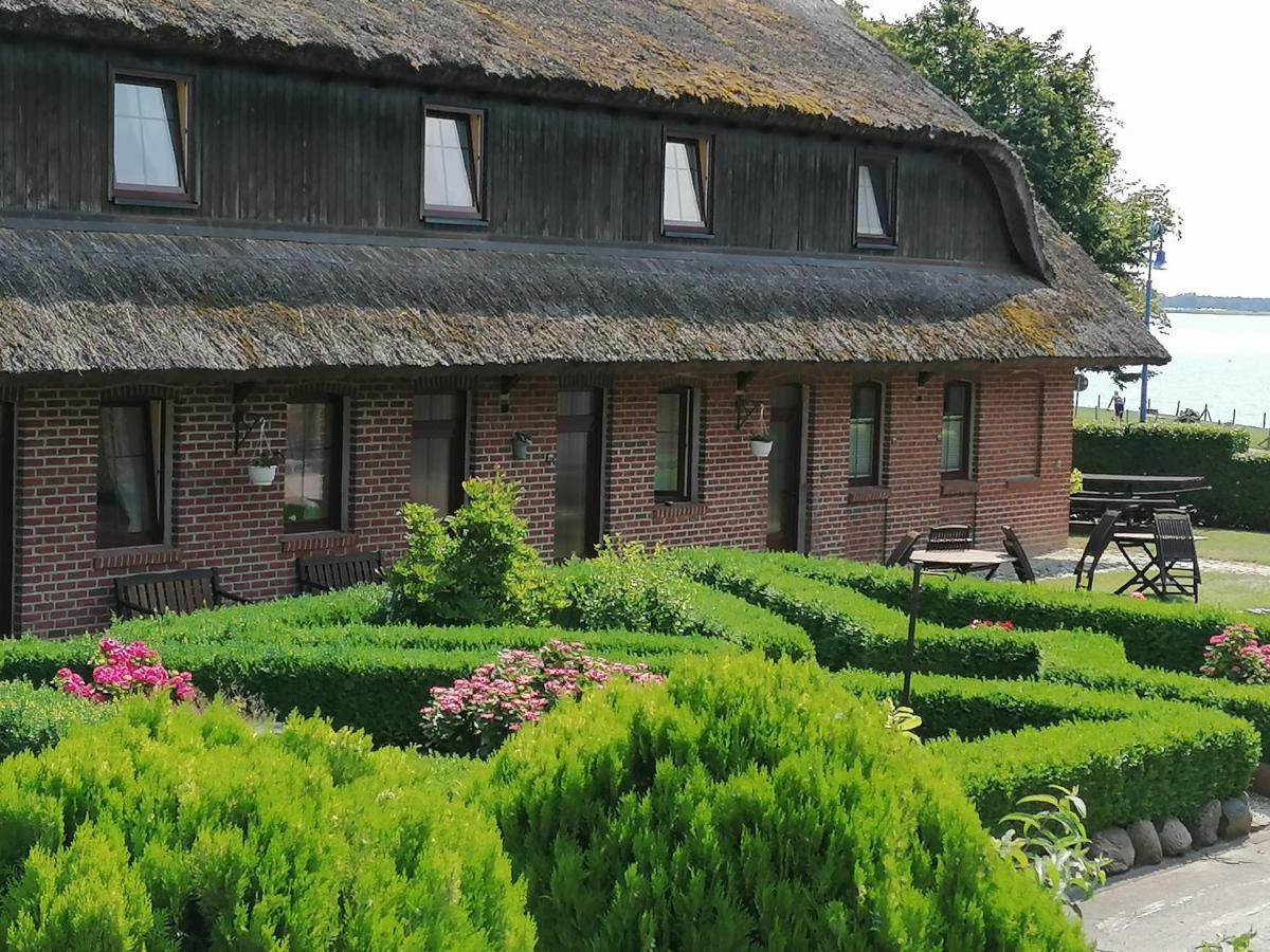 Gasthof-Ferienwohnungen-Kliesow'S Reuse Alt Reddevitz Екстериор снимка